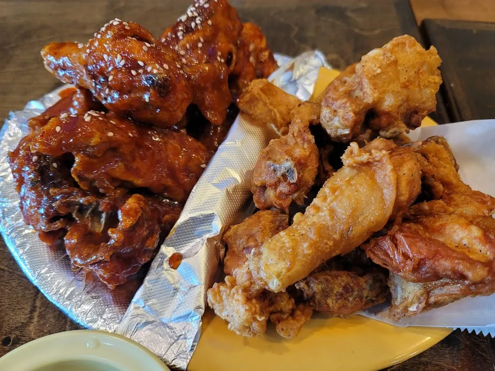 매콤 반 프라이드 반